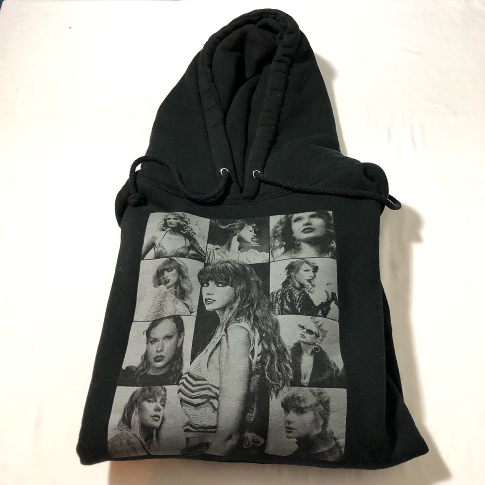 Taylor Swift eras tour black hoodie pullover sweatshirt small kangaroo pocket